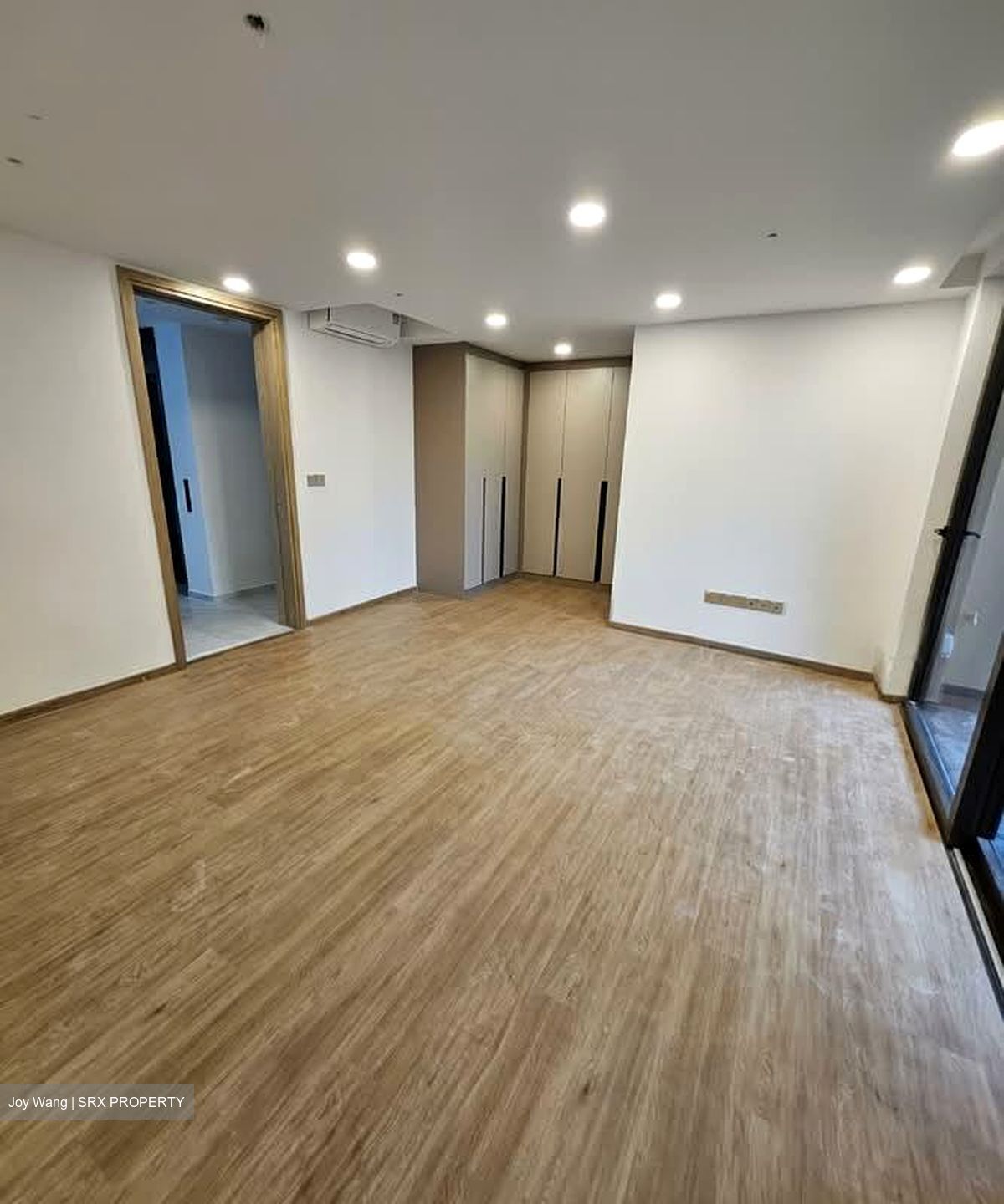 Shrewsbury Road (D11), Terrace #557707811